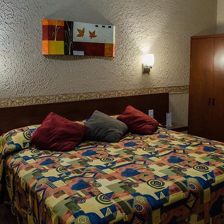 Hotel Posada Regis Guadalajara Bagian luar foto