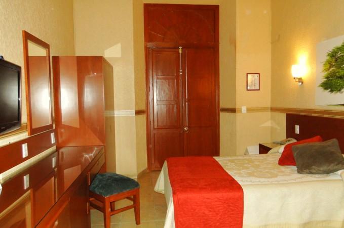 Hotel Posada Regis Guadalajara Bagian luar foto