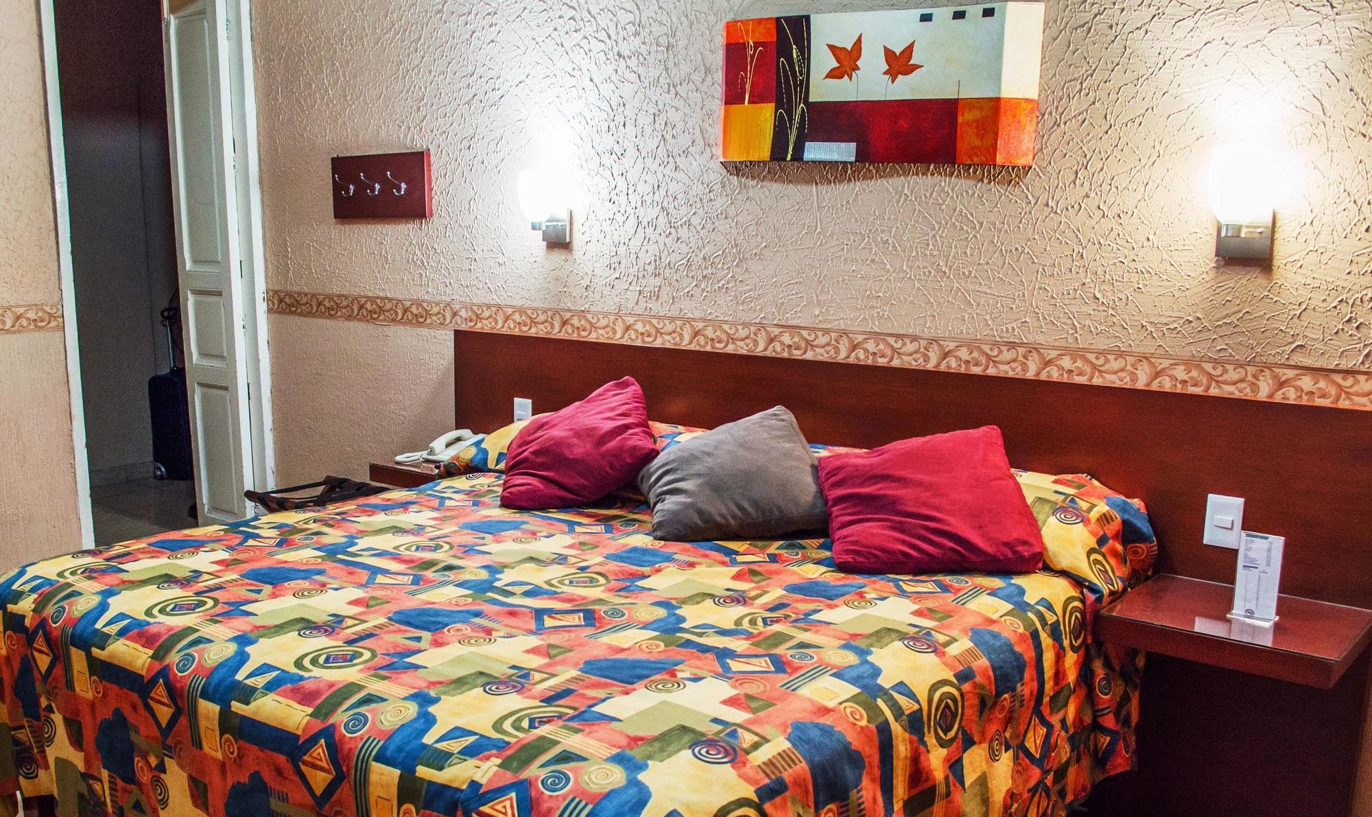 Hotel Posada Regis Guadalajara Bagian luar foto