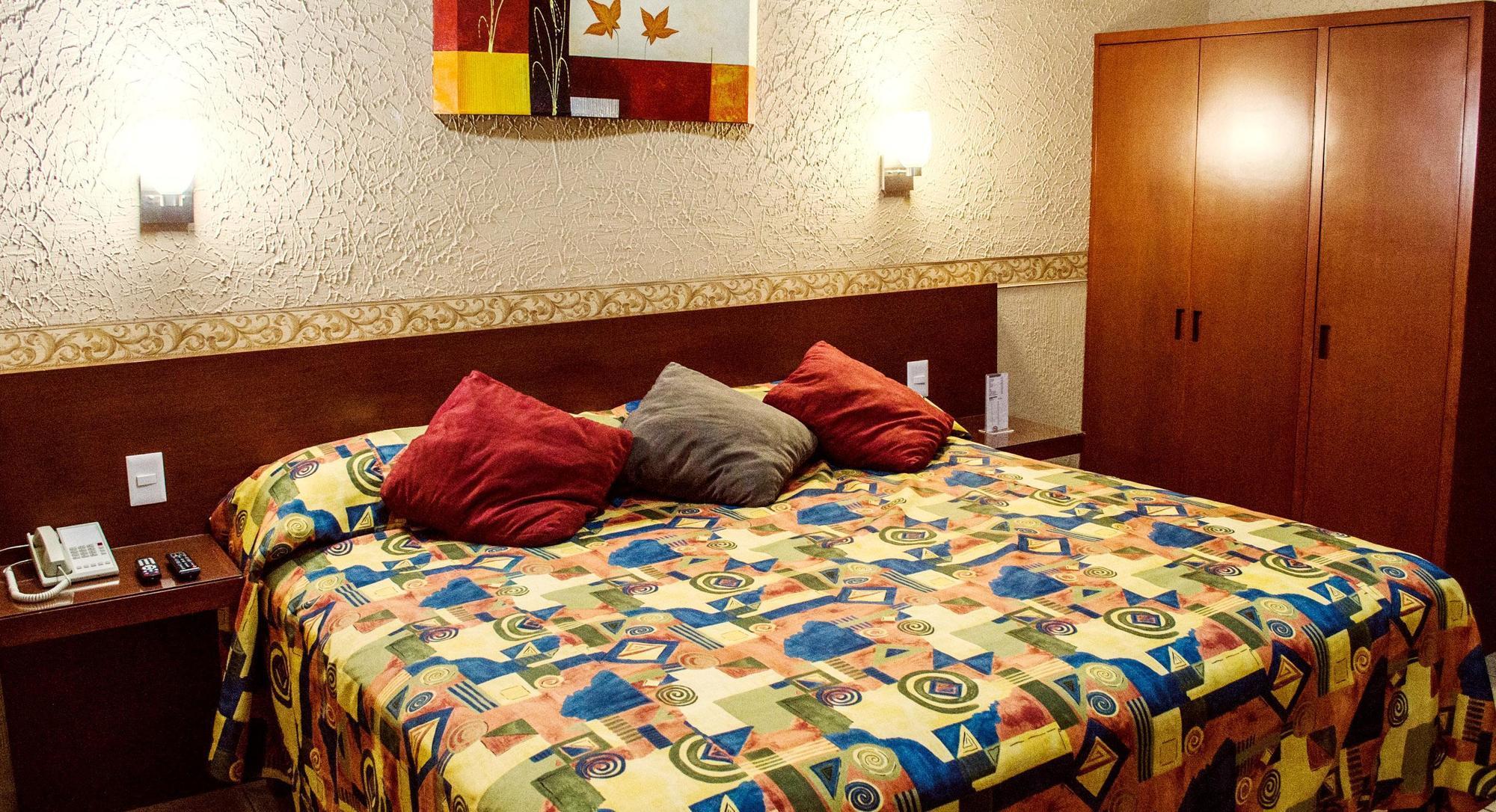 Hotel Posada Regis Guadalajara Bagian luar foto