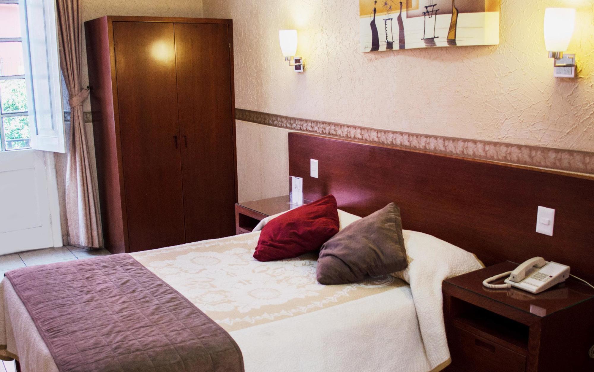 Hotel Posada Regis Guadalajara Bagian luar foto