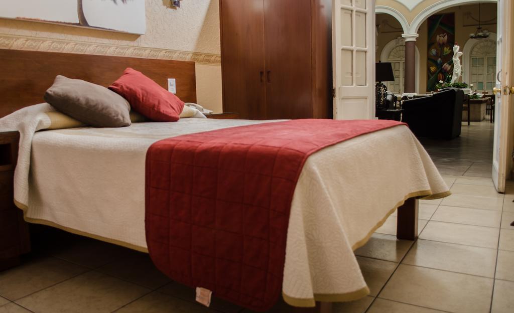 Hotel Posada Regis Guadalajara Bagian luar foto