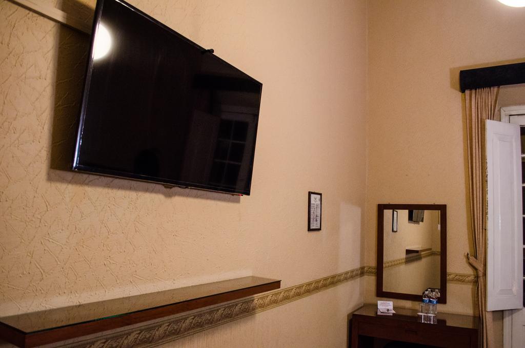 Hotel Posada Regis Guadalajara Bagian luar foto